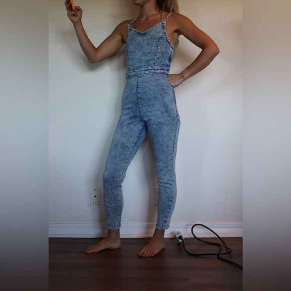 Denim jumpsuit with open back - Picture 3 of 10